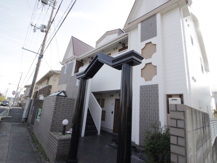 物件外観写真6　(エントランス部分)