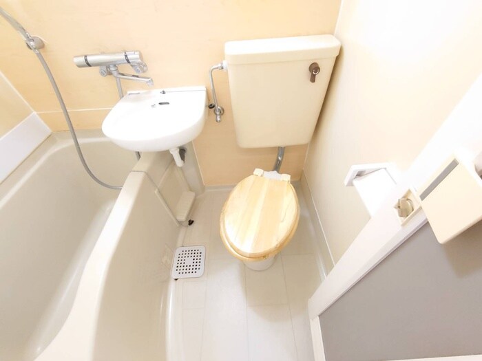 物件内観写真12　(トイレ)