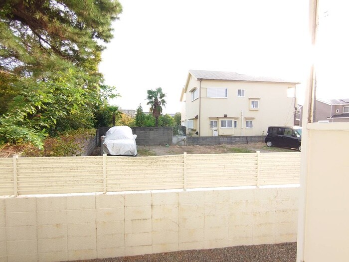 物件内観写真17　(室内からの展望)