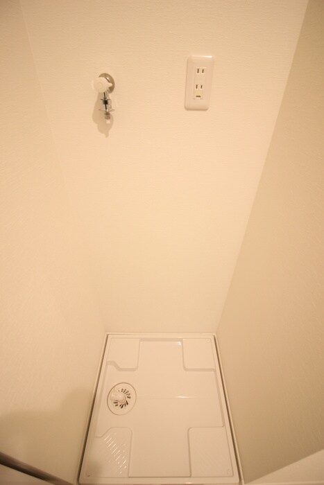 物件内観写真18　(洗濯機置場)