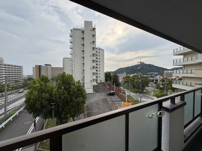 物件内観写真14　(室内からの展望)