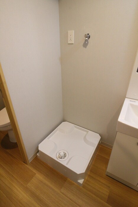 物件内観写真9　(洗濯機置場)