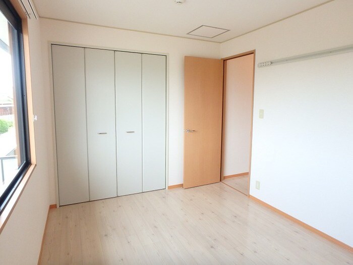 物件内観写真4　(居室)