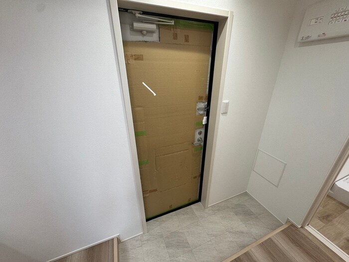 物件内観写真15　(玄関)