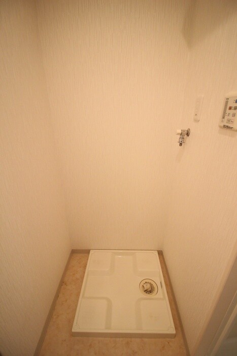 物件内観写真13　(洗濯機置場)