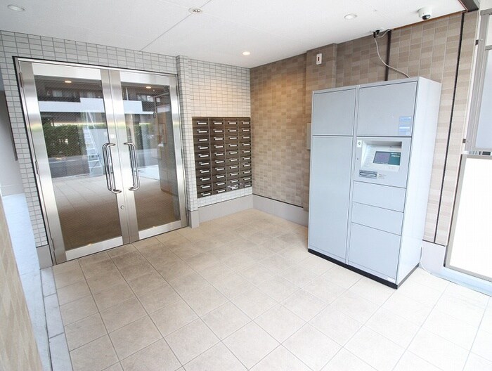 物件外観写真3　(エントランス部分)