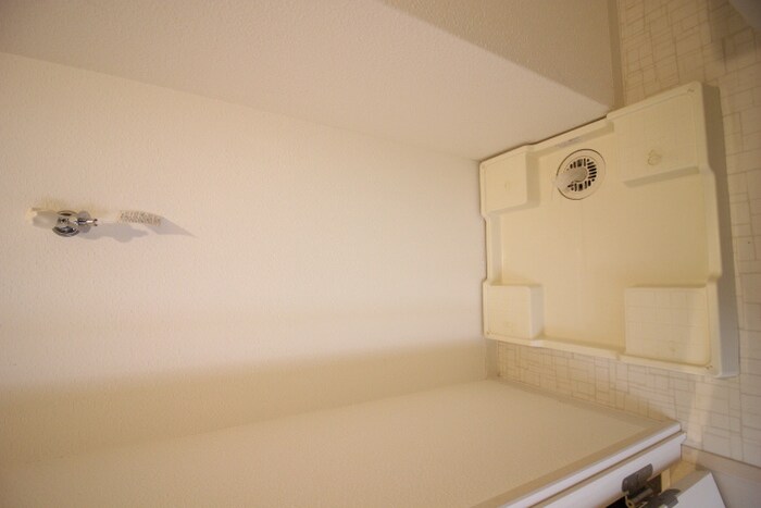 物件内観写真16　(洗濯機置場)