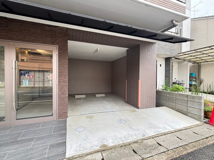 物件外観写真4　(駐車場)