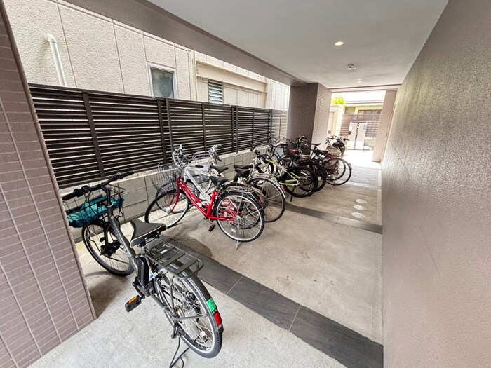 物件外観写真5　(駐輪場)