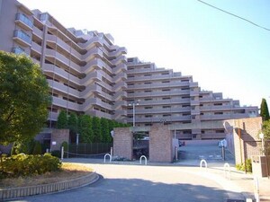 ｳﾞｨﾙﾇｰﾌﾞｶﾞｰﾃﾞﾝｽﾞ千里山西(713)外観写真