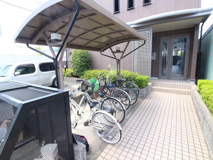 物件外観写真3　(駐輪場)