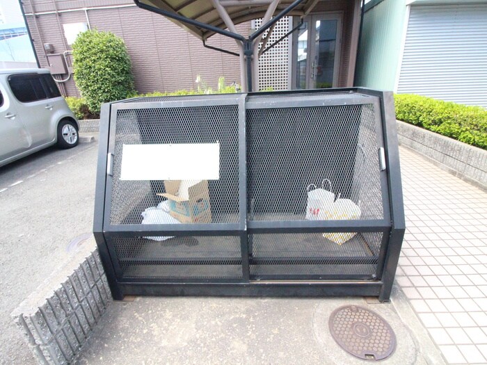 物件外観写真4　(建物設備)