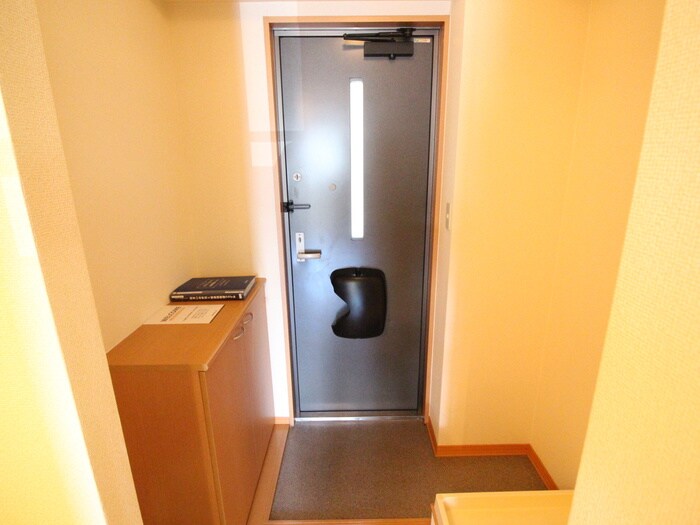 物件内観写真14　(玄関)