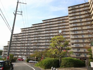 ｸﾞﾘ-ﾝﾀｳﾝ香里ヶ丘Ｃ棟(313)外観写真
