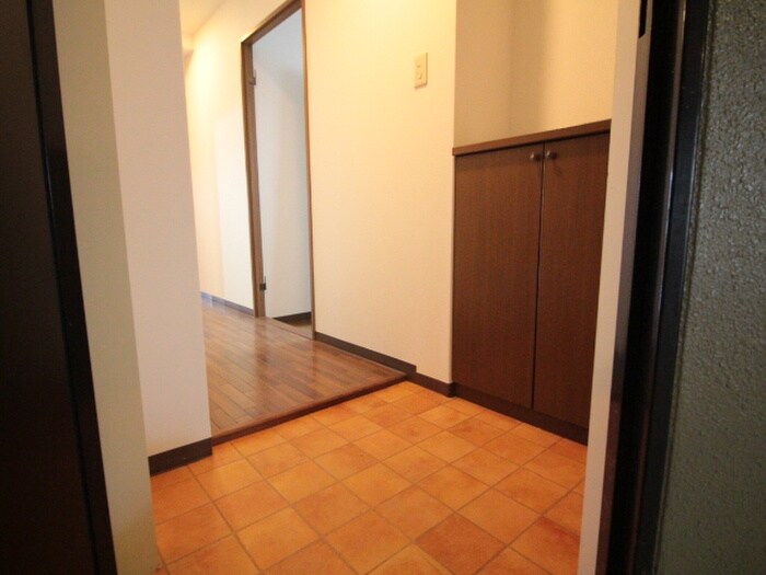 物件内観写真17　(玄関)