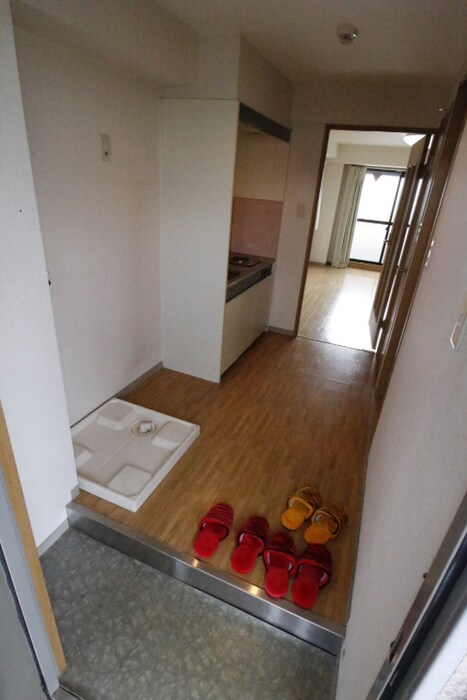 物件内観写真4　(玄関)