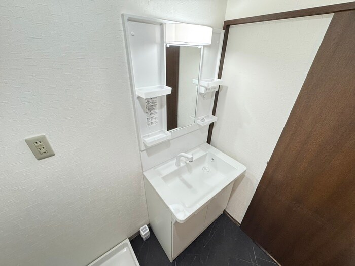 物件内観写真12　(洗面)