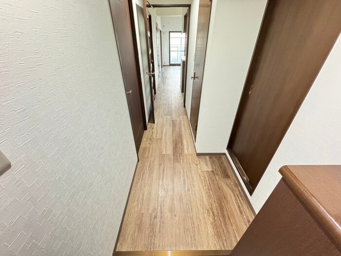 物件内観写真19　(廊下)