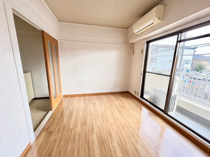 物件内観写真9　(居室)