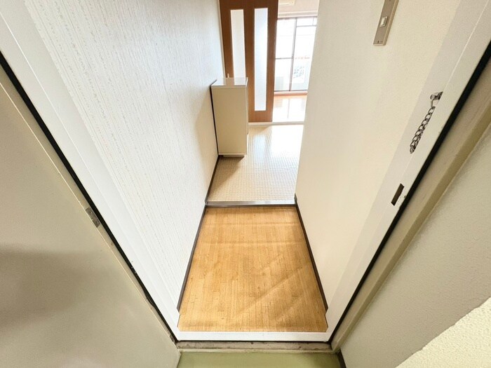 物件内観写真15　(玄関)