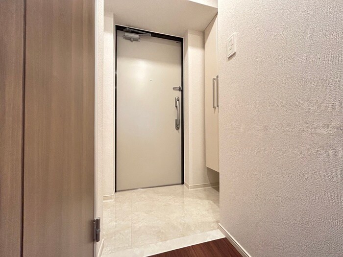 物件内観写真14　(玄関)