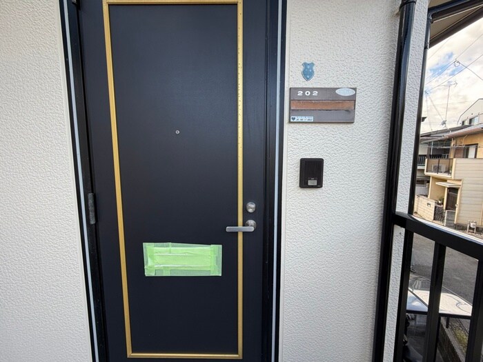 物件外観写真4　(エントランス部分)