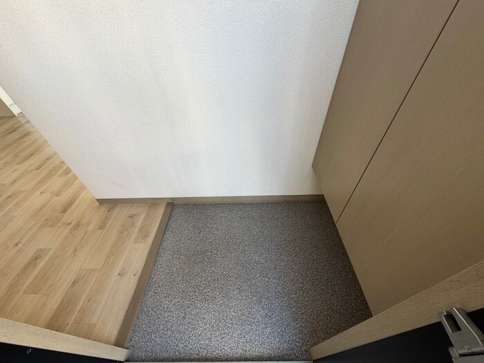 物件内観写真13　(玄関)