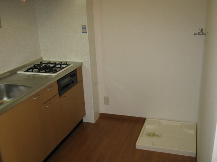 物件内観写真11　(洗濯機置場)