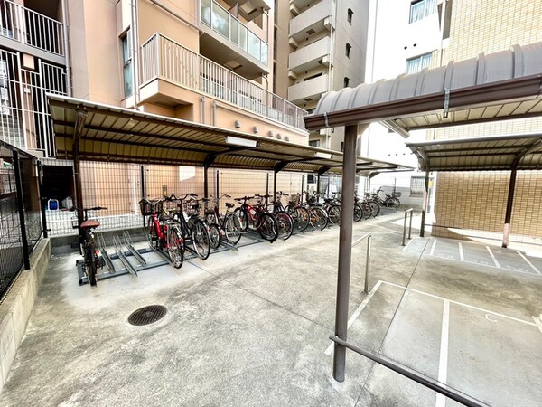 バイク置き場