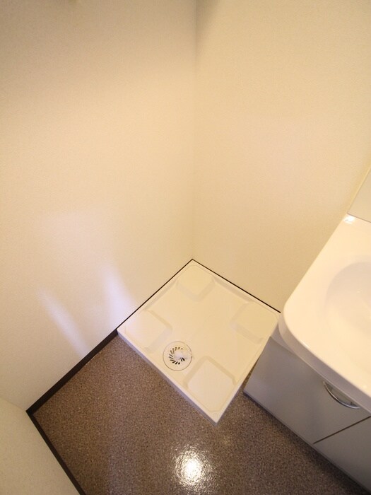 物件内観写真15　(洗濯機置場)