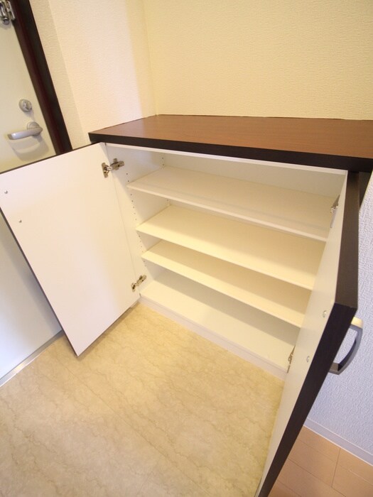 物件内観写真17　(靴箱)