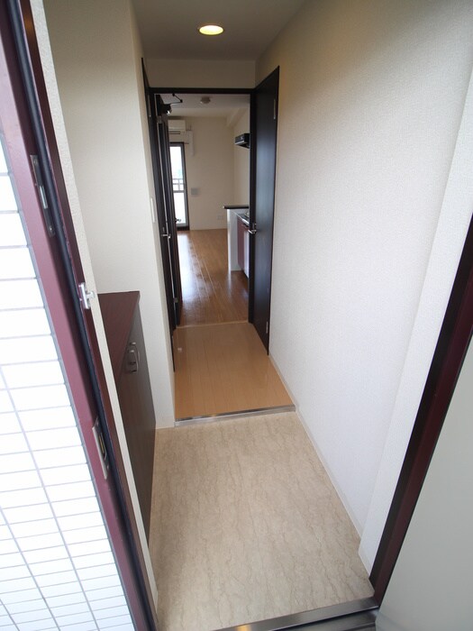 物件内観写真18　(玄関)