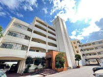 勧修寺ハイツの外観写真