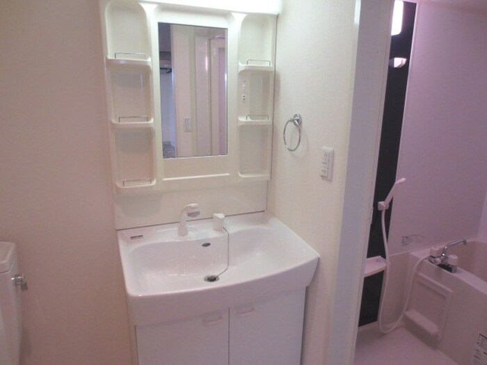 物件内観写真8　(洗面)