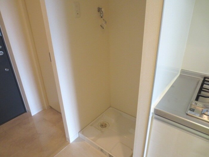 物件内観写真11　(洗濯機置場)