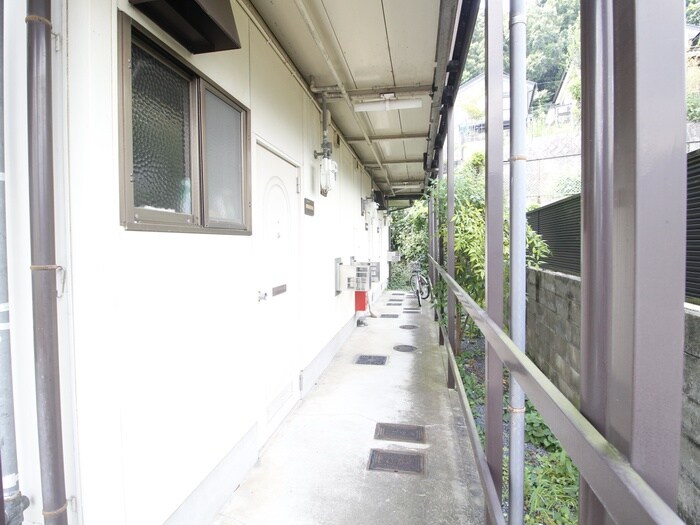 物件外観写真2　(エントランス部分)