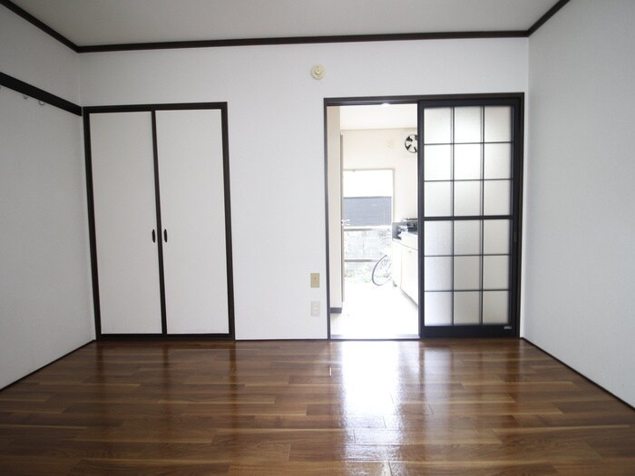 物件内観写真3　(居室)