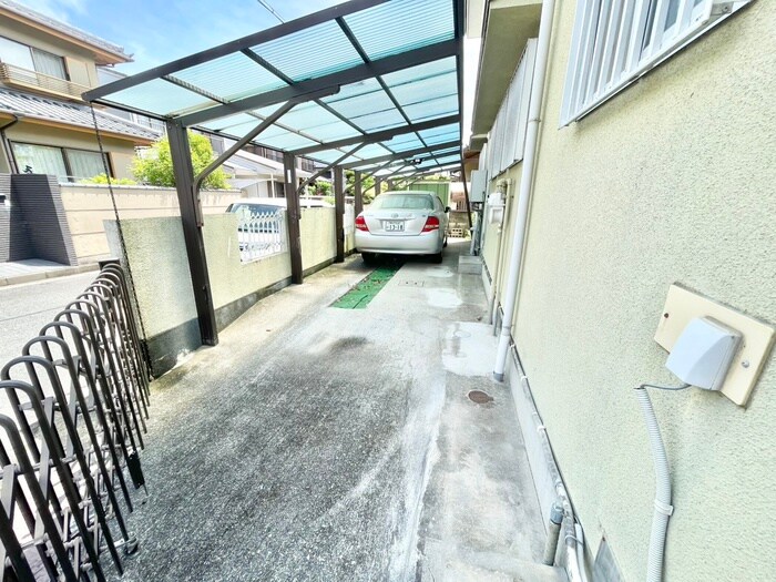 物件外観写真3　(駐車場)