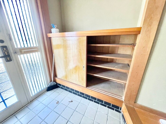 物件内観写真12　(靴箱)