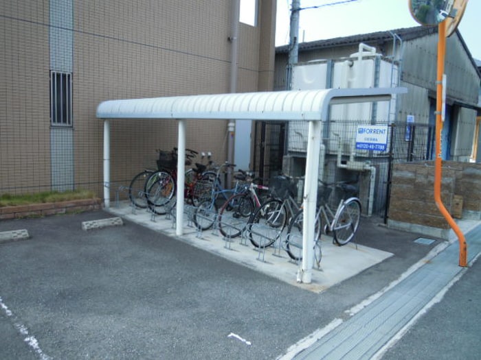 物件外観写真3　(駐輪場)