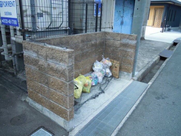 物件外観写真4　(建物設備)