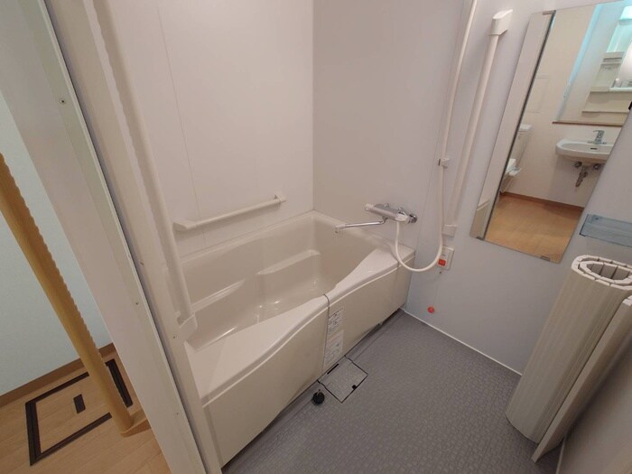 物件内観写真12　(バス／シャワールーム等)