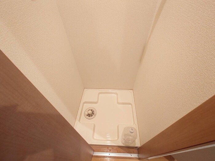 物件内観写真13　(洗濯機置場)