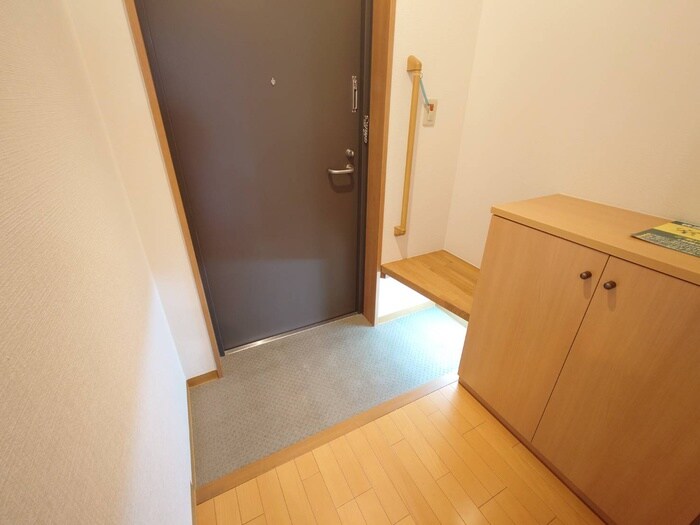 物件内観写真22　(玄関)
