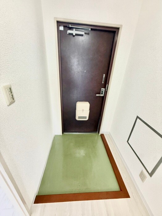 物件内観写真21　(玄関)
