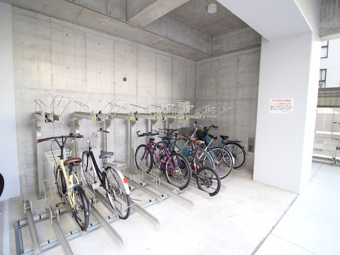 物件外観写真5　(駐輪場)