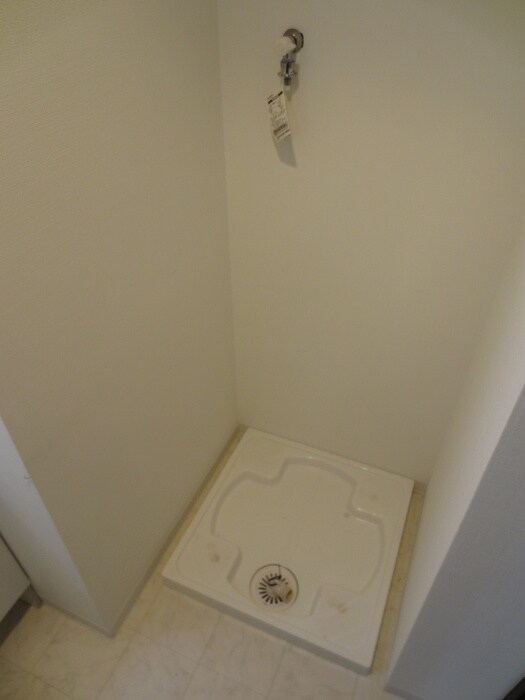 物件内観写真15　(洗濯機置場)