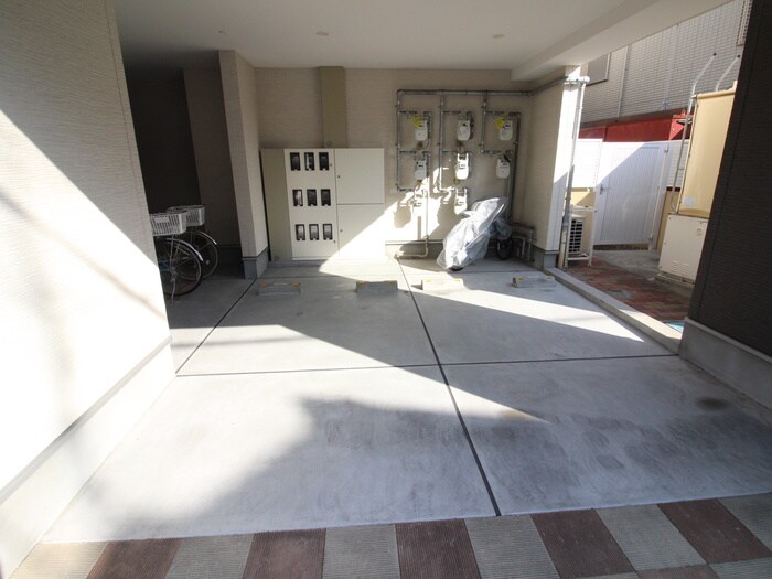 物件外観写真5　(駐車場)