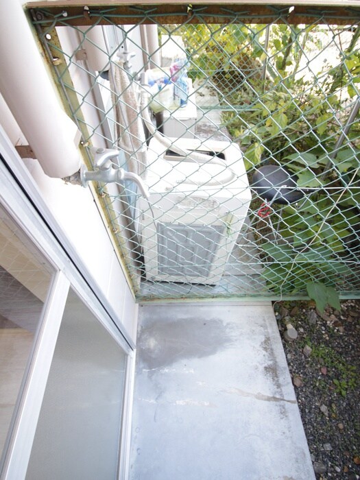 物件内観写真15　(洗濯機置場)