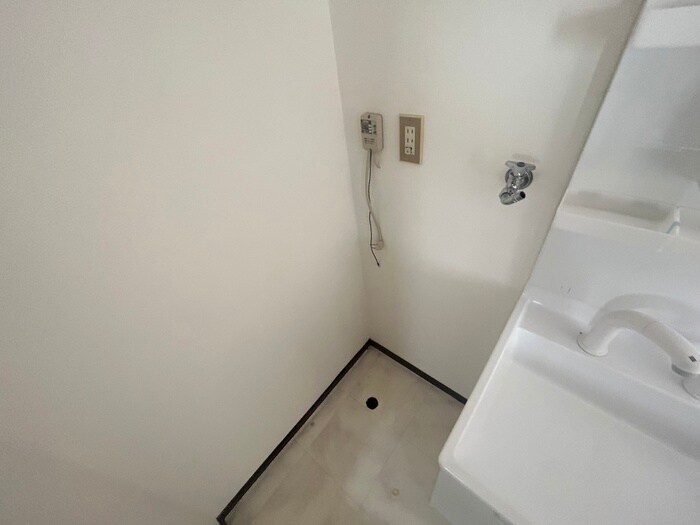 物件内観写真9　(洗濯機置場)